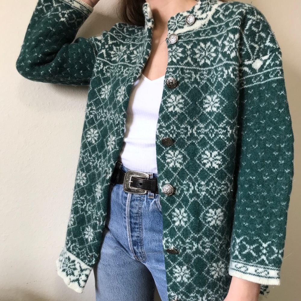 โข SOLD โข Montana woolen shop button up cardigan - Picture 4 of 4